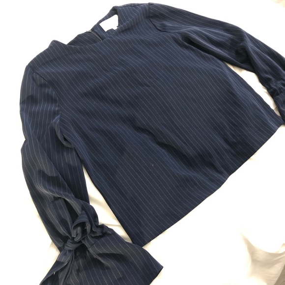 Striped blouse with bell sleeves - Picture 2 of 3